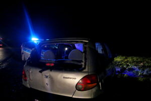 Samochód w rzece. Wypadek w gminie Morawica / Marzena Mąkosa / Radio Kielce
