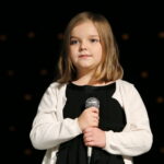 Międzynarodowy Festiwal Piosenkarzy Dziecięcych i Młodzieżowych im. Henryka Morysa i Andrzeja Litwina w Wojewódzkim Domu Kultury. Na zdjęciu : Ida Halska / Marzena Mąkosa / Radio Kielce