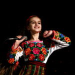 Międzynarodowy Festiwal Piosenkarzy Dziecięcych i Młodzieżowych im. Henryka Morysa i Andrzeja Litwina w Wojewódzkim Domu Kultury. Na zdjęciu : Sofiia Kustitska / Marzena Mąkosa / Radio Kielce