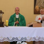 Światowy Dzień Ubogich. Na zdjęciu po lewej : biskup Marian Florczyk / Marzena Mąkosa / Radio Kielce