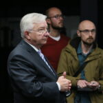 Wernisaż wystawy "Pożegnanie taboru". Na zdjęciu : poseł Krzysztof Lipiec / Marzena Mąkosa / Radio Kielce