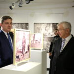 Wernisaż wystawy "Pożegnanie taboru". Po prawej : poseł Krzysztof Lipiec / Marzena Mąkosa / Radio Kielce