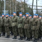 Przekazanie obowiązków dowódcy jednostki CPdMZ. Przemawia senator Jarosław Rusiecki - Przewodniczący Senackiej Komisji Obrony Narodowej / Marzena Mąkosa / Radio Kielce