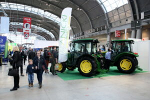 Targi HORTI - TECH. III Targi Technologii Sadowniczych i Warzywniczych / Marzena Mąkosa / Radio Kielce