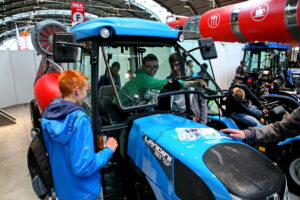 Targi HORTI - TECH. III Targi Technologii Sadowniczych i Warzywniczych / Marzena Mąkosa / Radio Kielce