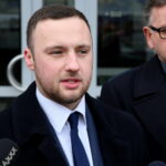 Konferencja prasowa w sprawie konsultacji i debaty dotyczącej przebudowy dworca PKP w Kielcach. Na zdjęciu : Michał Piasecki - Stowarzyszenie Homo Politicus / Marzena Mąkosa / Radio Kielce