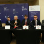 "Radykalny Islam - zagrożenie dla cywilizacji łacińskiej" - konferencja organizowana przez Regionalny Ośrodek Debaty Międzynarodowej w Kielcach. Na zdjęciu : Janusz Korwin - Mikke, dr Tomasz Sommer, Jerzy Kenig, Stefen Kotre, Robert Winnicki, Milan Mazurek / Marzena Mąkosa / Radio Kielce