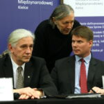 "Radykalny Islam - zagrożenie dla cywilizacji łacińskiej" - konferencja organizowana przez Regionalny Ośrodek Debaty Międzynarodowej w Kielcach. Na zdjęciu : Jerzy Kenig, Stefen Kotre i Zbigniew Modrzejewski / Marzena Mąkosa / Radio Kielce