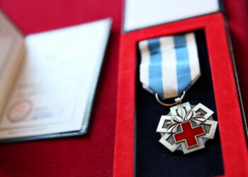 Uhonorowanie zasłużonych krwiodawców w Wojewódzkim Domu Kultury / Marzena Mąkosa / Radio Kielce