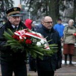 Uroczystości obchodów 187 rocznicy wybuchu Powstania Listopadowego. Kwiaty składa Andrzej Sygut - wiceprezydent Kielc / Marzena Mąkosa / Radio Kielce