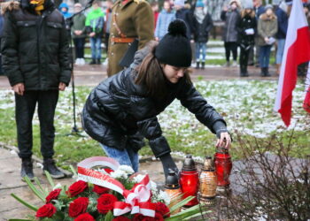 Uroczystości obchodów 187 rocznicy wybuchu Powstania Listopadowego / Marzena Mąkosa / Radio Kielce