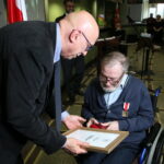 Wręczenie nagród "Świadek Historii". Nagrodę odbiera Stanisław Maria Jankowski / Marzena Mąkosa / Radio Kielce