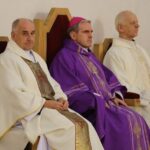 Uroczystości pogrzebowe Ludwika Machalskiego "Mnicha". Biskup sandomierski Krzysztof Nitkiewicz / Grażyna Szlęzak-Wójcik / Radio Kielce