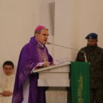 Uroczystości pogrzebowe Ludwika Machalskiego "Mnicha". Biskup sandomierski Krzysztof Nitkiewicz / Grażyna Szlęzak-Wójcik / Radio Kielce