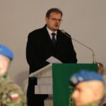 Uroczystości pogrzebowe Ludwika Machalskiego "Mnicha". Jan Józef  Kasprzyk, szef  Urzędu ds.  Kombatantów  i Osób Represjonowanych / Grażyna Szlęzak-Wójcik / Radio Kielce