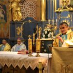 Obrazów. Wprowadzenie Obrazu Świętej Rodziny po renowacji / Grażyna Szlęzak-Wójcik / Radio Kielce