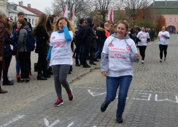 Opatów. V Opatowskie Biegi Niepodległości na Rynku / Emilia Sitarska / Radio Kielce