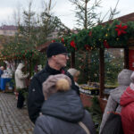 Na Placu pod Skałkami rozpoczął się w piątek Jarmark Bożonarodzeniowy / Tomasz Piwko / Radio Kielce