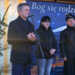 Wigilia na Rynku. Burmistrz Sędziszowa Wacław Szarek / Ewa Pociejowska-Gawęda / Radio Kielce