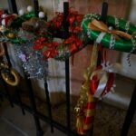 Jędrzejów. Kiermasz stoików świątecznych w klasztorze ojców Cystersów / Ewa Pociejowska - Gawęda / Radio Kielce