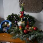 Jędrzejów. Kiermasz stoików świątecznych w klasztorze ojców Cystersów / Ewa Pociejowska - Gawęda / Radio Kielce