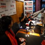 Kielce. "Choinka pod choinkę" w Radiu Kielce. Licytacja drzewka Radia Kielce. Marcin Przemirski / Karol Żak / Radio Kielce