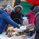 Świąteczne kramy w Busku-Zdroju / Kamil Włosowicz / Radio Kielce