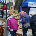 Świąteczne kramy w Busku-Zdroju / Kamil Włosowicz / Radio Kielce