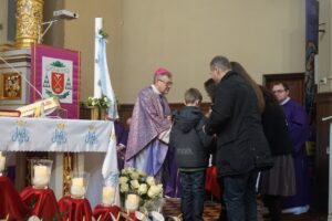 Busko - Zdrój. Msza prymicyjna księdza biskupa Andrzeja Kalety / Kamil Włosowicz / Radio Kielce