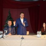 Starachowice. Wizyta gości z Mołdawii. Na zdjęciu: Igor Malai z Ministerstwa Rolnictwa, Rozwoju Regionalnego i Srodowiska w Mołdawii, Marek Materek - prezydent Starachowic i Magdalena Zych - przedstawiciel Ministerstwa Rozwoju Departamentu Programów Pomocowych / Tomasz Piwko / Radio Kielce