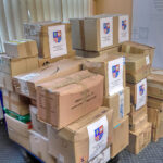 Artykuły szkolne, które trafią na Ukrainę i Mołdawię w ramach akcji „Świętokrzyskie Polakom na Wschodzie” / Marcin Różyc / Radio Kielce