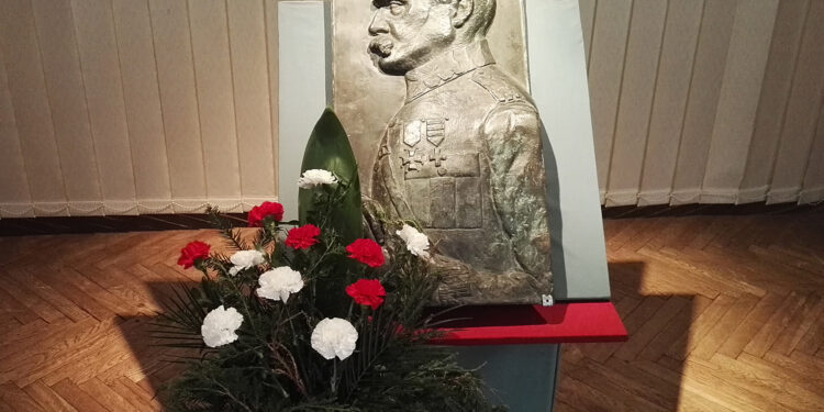 Wystawa „Piłsudski na pomnikach II Rzeczypospolitej” / Radio Kielce