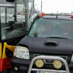 Kolizja autobusu MPK z autem osobowym w Kielcach na skrzyżowaniu ulic Wapiennikowej, Tarnowskiej i Popiełuszki / Marcin Różyc / Radio Kielce