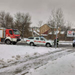 Kolizja autobusu MPK z autem osobowym w Kielcach na skrzyżowaniu ulic Wapiennikowej, Tarnowskiej i Popiełuszki / Marcin Różyc / Radio Kielce