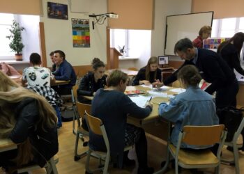 Sandomierz. Uczniowie pisali listy w obronie wolności / Grażyna Szlęzak - Wójcik / Radio Kielce