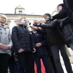 04.12.2017 Kielce. Konferencja Młodej Prawicy przed Pałacem Biskupów / Jarosław Kubalski / Radio Kielce