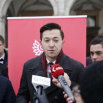 04.12.2017 Kielce. Konferencja Młodej Prawicy przed Pałacem Biskupów. Prezes Młodej Prawicy Jan Strzeżek / Jarosław Kubalski / Radio Kielce