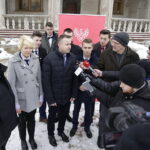 04.12.2017 Kielce. Konferencja Młodej Prawicy przed Pałacem Biskupów / Jarosław Kubalski / Radio Kielce