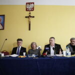 04.12.2017 Kielce. Konferencja w MPK. Senator PiS Krzysztof Słoń, prezes MPK Elzbieta Śreniawska, poseł PiS Bogdan Latosiński i Wiesław Janas prezes Kieleckie Autobusy Spółka Pracownicza / Jarosław Kubalski / Radio Kielce