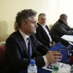 04.12.2017 Kielce. Konferencja w MPK. Senator PiS Krzysztof Słoń, prezes MPK Elzbieta Śreniawska, poseł PiS Bogdan Latosiński i Wiesław Janas prezes Kieleckie Autobusy Spółka Pracownicza / Jarosław Kubalski / Radio Kielce