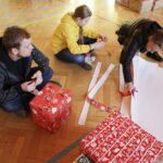 10.12.2017 Kielce. Szlachetna Paczka. Magazyn centralny w liceum imienia Cypriana Kamila Norwida / Jarosław Kubalski / Radio Kielce