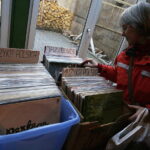 10.12.2017 Kielce. Giełda płyt kompaktowych i winylowych / Jarosław Kubalski / Radio Kielce