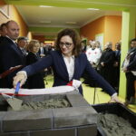11.12.2017 Kielce. Wmurowanie kamienia węgielnego pod budowę pawilonu szpitala MSWiA przy ulicy Wojska Polskiego. Wojewoda świętokrzyski Agata Wojtyszek / Jarosław Kubalski / Radio Kielce