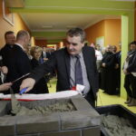 11.12.2017 Kielce. Wmurowanie kamienia węgielnego pod budowę pawilonu szpitala MSWiA przy ulicy Wojska Polskiego. Prezydent Kielc Wojciech Lubawski / Jarosław Kubalski / Radio Kielce