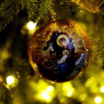 12.12.2017 Kielce. "Choinka pod Choinkę". Drzewko ufundowane przez biskupa sandomierskiego Krzysztofa Nitkiewicza / Jarosław Kubalski / Radio Kielce