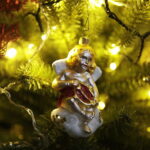 12.12.2017 Kielce. "Choinka pod Choinkę". Drzewko ufundowane przez biskupa sandomierskiego Krzysztofa Nitkiewicza / Jarosław Kubalski / Radio Kielce