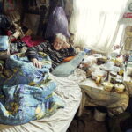 13.12.2017 Rataje Słupskie. Czesław Zdzisław i Leokadia Ścióg dostali domek od Caritas. Ich stary grozi zawaleniem / Jarosław Kubalski / Radio Kielce