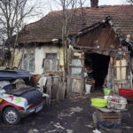 13.12.2017 Rataje Słupskie. Czesław Zdzisław i Leokadia Ścióg dostali domek od Caritas. Ich stary grozi zawaleniem / Jarosław Kubalski / Radio Kielce