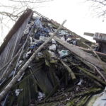 13.12.2017 Rataje Słupskie. Czesław Zdzisław i Leokadia Ścióg dostali domek od Caritas. Ich stary grozi zawaleniem / Jarosław Kubalski / Radio Kielce