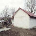 13.12.2017 Rataje Słupskie. Czesław Zdzisław i Leokadia Ścióg dostali domek od Caritas. Ich stary grozi zawaleniem / Jarosław Kubalski / Radio Kielce